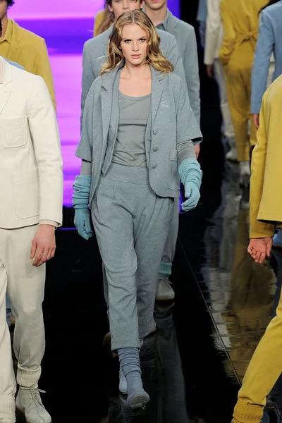 Look 60
